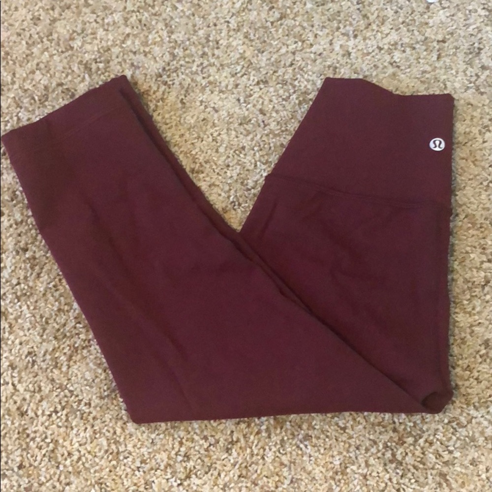 maroon cropped lulu lemon leggings!